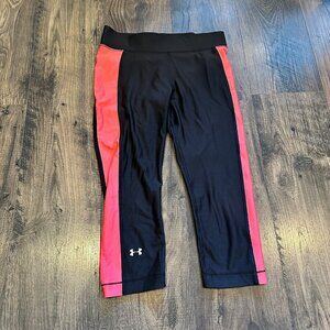 GUC Women's Under Armour Black/Coral Capri Compression Leggings 1309652 Size: M